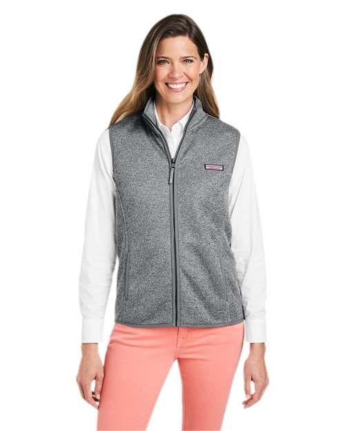 vineyard vines O001411 Women's Mountain Sweater Fleece Vest - Grey Heather - model front