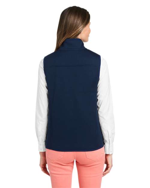 vineyard vines O001411 Women's Mountain Sweater Fleece Vest - Vineyard Navy - model back