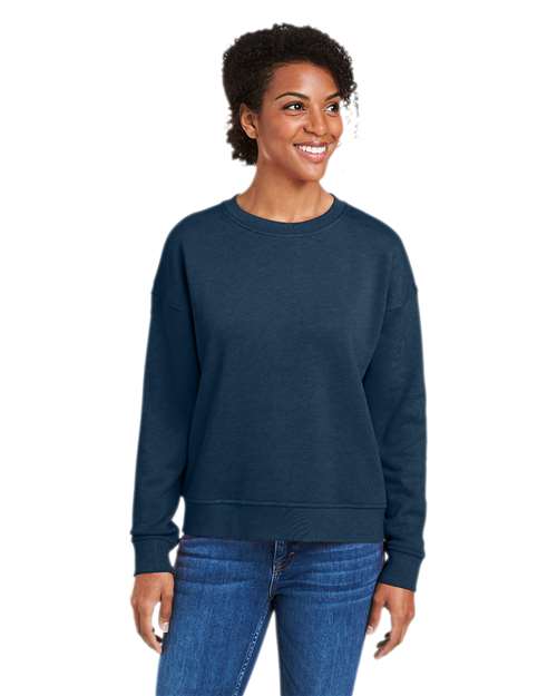 vineyard vines K002794 Women's Garment-Dyed Crewneck Sweatshirt - Vineyard Navy - model front