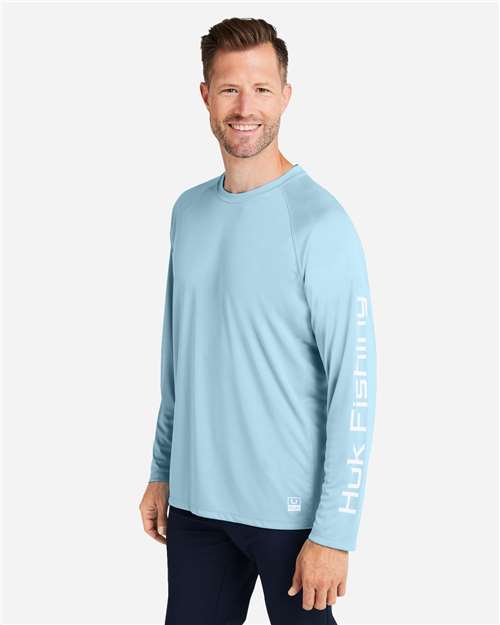 HUK H12L009 Men's LoPro Pursuit Long Sleeve T-Shirt - Plein Air - model side