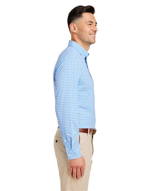 vineyard vines W012060 Men's On-The-Go Nylon Gingham Shirt - Ocean Breeze - model side