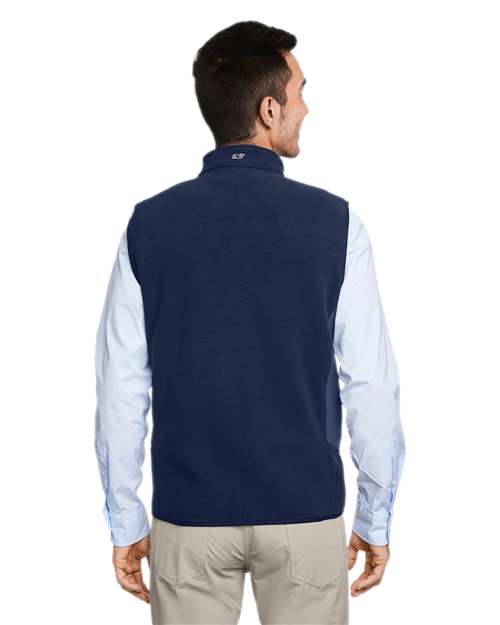 vineyard vines O001401 Men's Harbor Fleece Vest - Vineyard Navy - model back