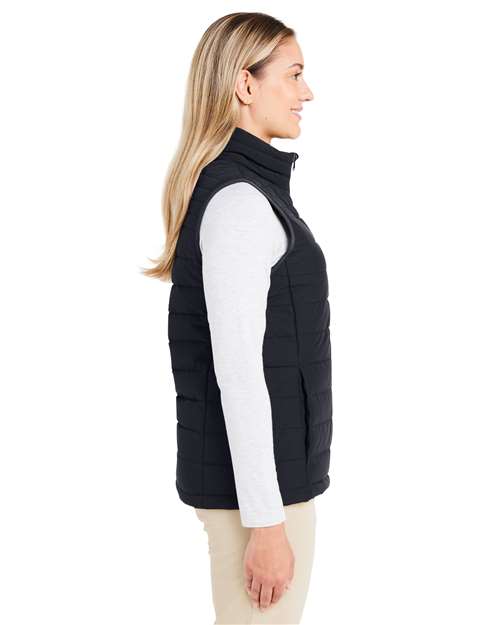 vineyard vines O001806 Women's Mountain Weekend Puffer Vest - Jet Black - model side