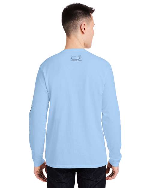 vineyard vines V021214 Unisex Long Sleeve Pocket T-Shirt - Jet Black/ Blue Blazer - model back