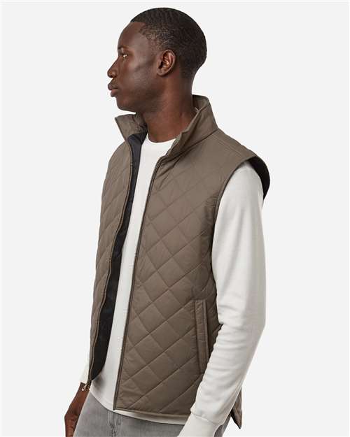 Weatherproof 207359 Men's Vintage Diamond Quilted Vest - Driftwood - model side