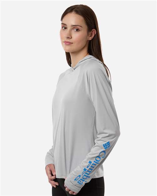 Columbia 216061 Women's PFG Tidal Tee Hooded Long Sleeve - Cool Grey/ Vivid Blue - model side