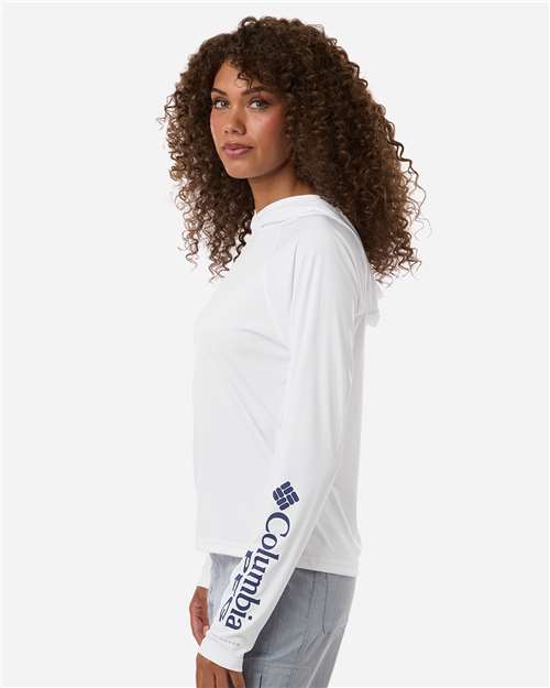 Columbia 216061 Women's PFG Tidal Tee Hooded Long Sleeve - White/ Nightshade - model side