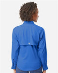 Columbia 212465 Women's PFG Tamiami II Shirt - Vivid Blue - model back