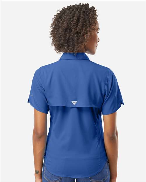 Columbia 212466 Women's PFG Tamiami II Short Sleeve Shirt - Vivid Blue - model back