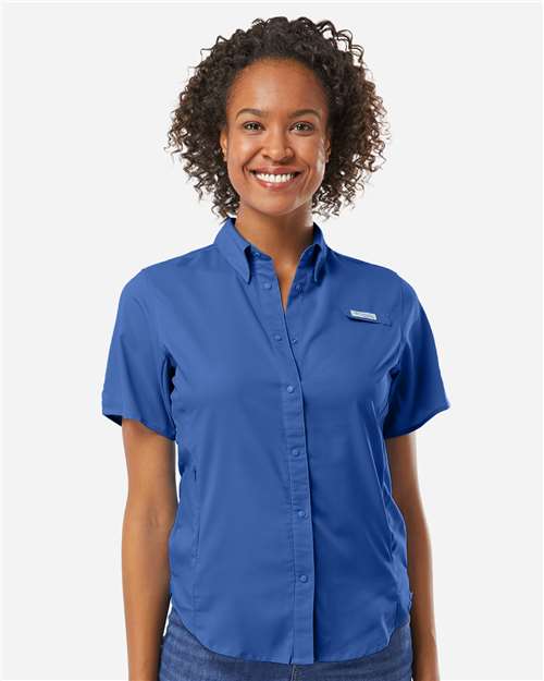 Columbia 212466 Women's PFG Tamiami II Short Sleeve Shirt - Vivid Blue - model front