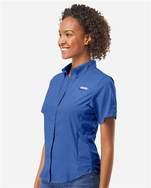 Columbia 212466 Women's PFG Tamiami II Short Sleeve Shirt - Vivid Blue - model side