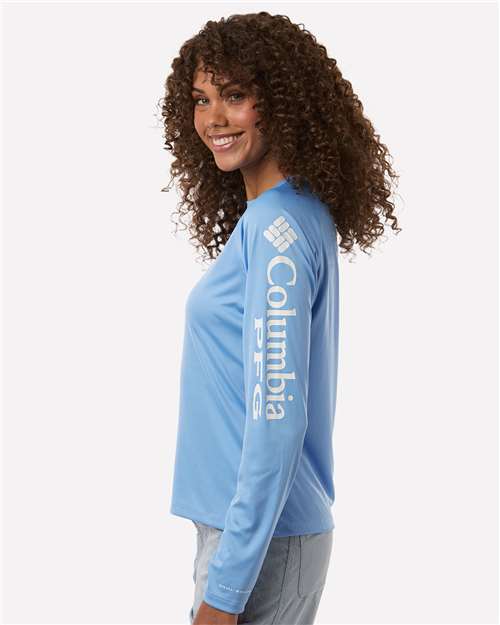 Columbia 212485 Women's PFG Tidal Tee II Long Sleeve - White Cap/ White - model side