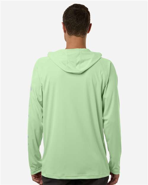 Columbia 212482 Men's PFG Terminal Tackle Hooded Long Sleeve T-Shirt - Key West/ Cool Grey - model back