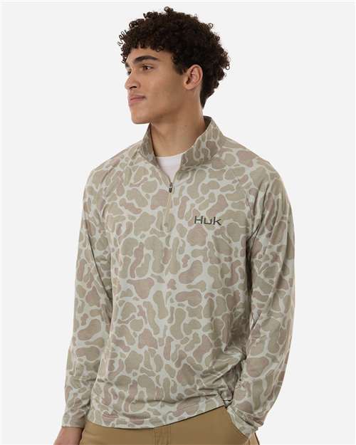 HUK H1200720 Men's Airweight KC Printed Quarter-Zip Pullover - Sand - model side