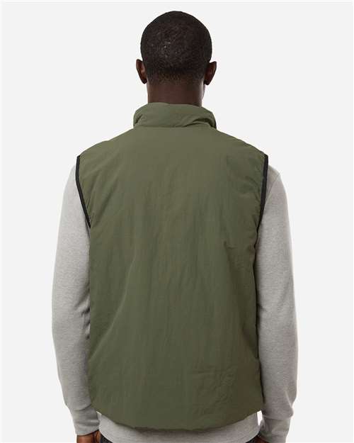 Weatherproof 26714 Men's Commuter Tech Vest - Grape Leaf - model back