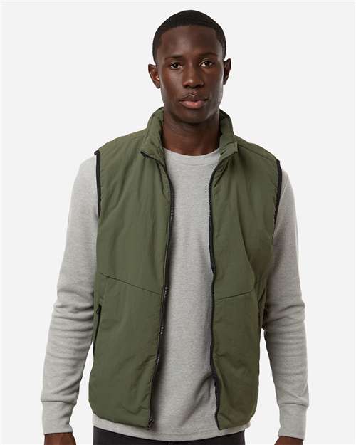 Weatherproof 26714 Men's Commuter Tech Vest - Grape Leaf - model front