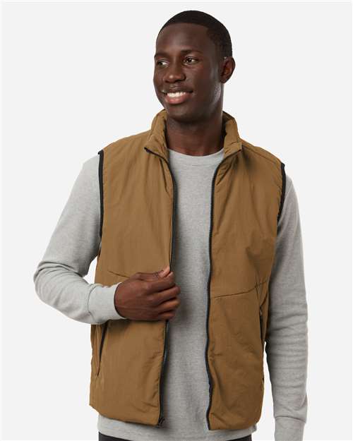 Weatherproof 26714 Men's Commuter Tech Vest - Teddy Brown - model front