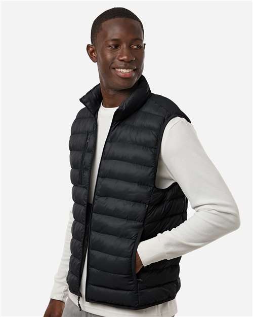 Weatherproof 26717 Men's Lightweight Poly-filled Packable Vest - Black - model side