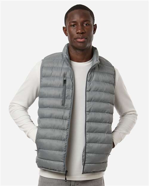 Weatherproof 26717 Men's Lightweight Poly-filled Packable Vest - Chelsea Grey - model front