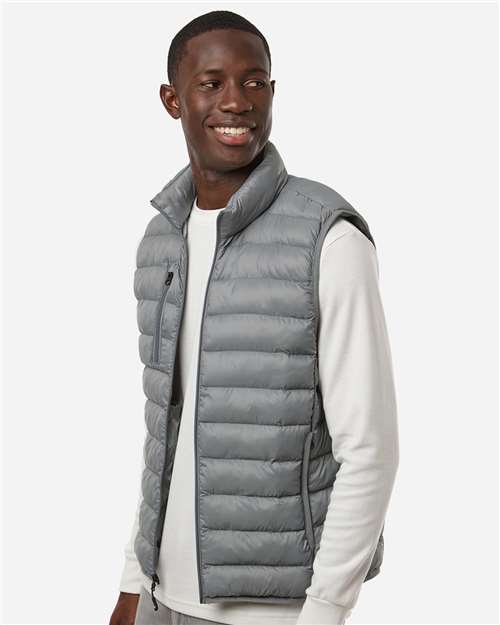 Weatherproof 26717 Men's Lightweight Poly-filled Packable Vest - Chelsea Grey - model side