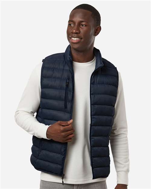 Weatherproof 26717 Men's Lightweight Poly-filled Packable Vest - Stormy Night - model front