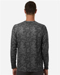 HUK H12L0017 Men's Lopro Running Lakes Long Sleeve T-Shirt - Volcanic Ash - model back