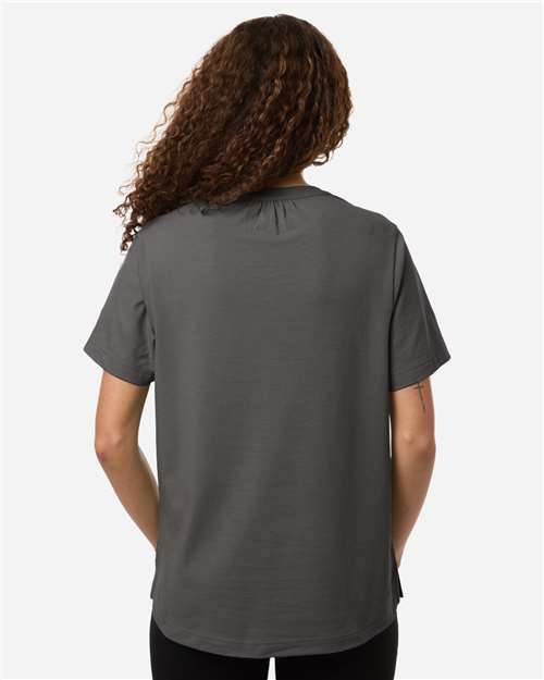 Devon & Jones DG102W Women's Seaton Pebble Textured Polo - Graphite - model back