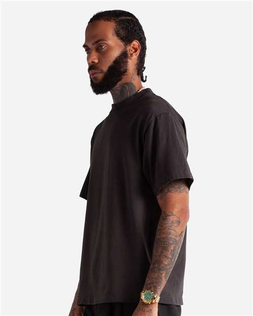 Shaka Wear SHMCS Unisex Max Heavyweight Cropped T-Shirt - Off Black - model side