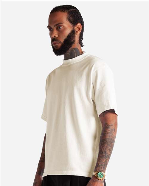 Shaka Wear SHMCS Unisex Max Heavyweight Cropped T-Shirt - Off white - model side