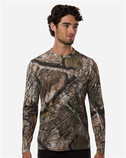 RealTree RT3102 Unisex Realtree Performance Long Sleeve T-Shirt - Camo - model front