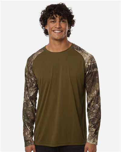 RealTree RT3104 Unisex Realtree Performance Colorblocked Long Sleeve T-Shirt - Camo/ Green - model front