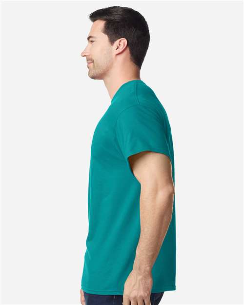 Gildan 5000 Heavy Cotton T-Shirt - Jade Dome - model side