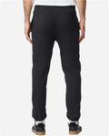 Gildan 18100 Unisex Heavy Blend Pocket Sweatpants - Black - model back