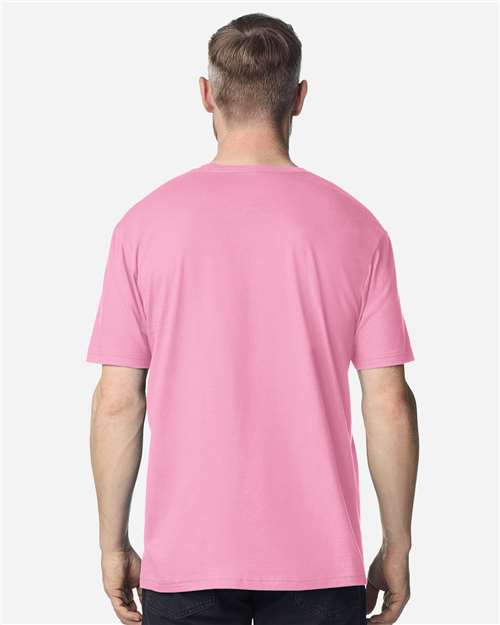 Gildan 64000 Softstyle T-Shirt - Fan Candy Pink - model back