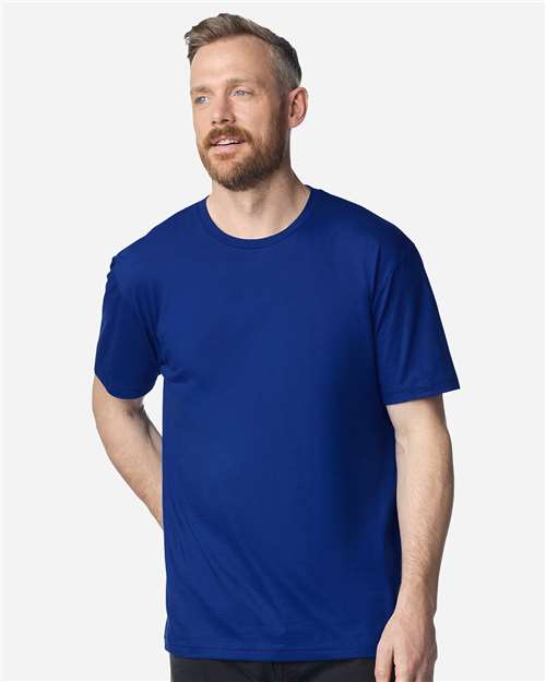 Gildan 64000 Softstyle T-Shirt - Fan Deep Royal - model front