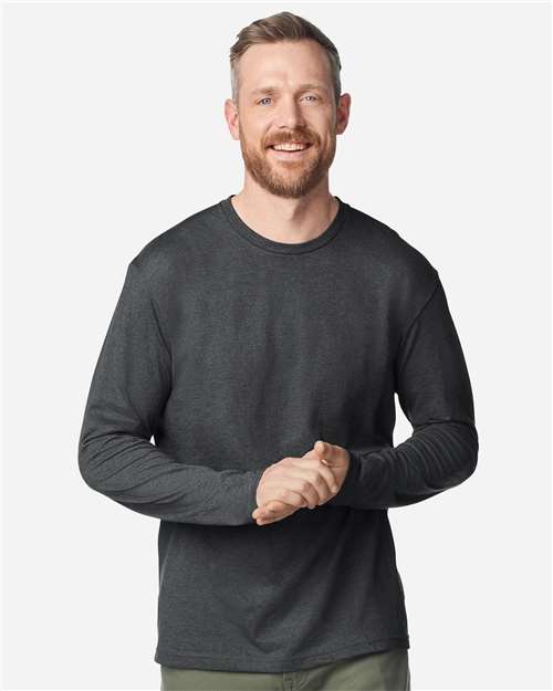 Gildan 64400 Unisex Softstyle Long Sleeve T-Shirt - Heather Dark Grey - model front