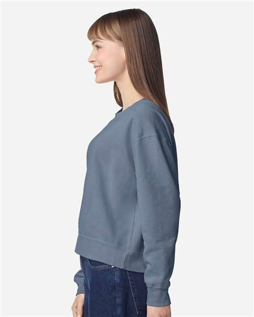 Comfort Colors 1566L Women's Garment-Dyed Mid-Length Crewneck Sweatshirt - Blue Jean - model side