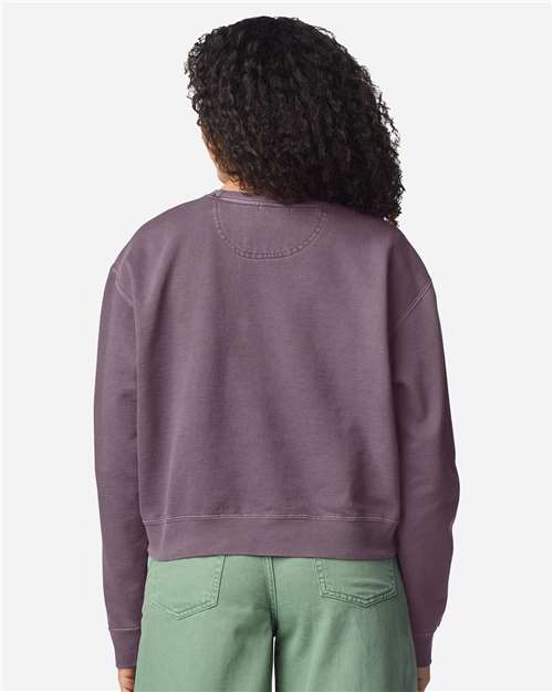 Comfort Colors 1566L Women's Garment-Dyed Mid-Length Crewneck Sweatshirt - Dusk - model back