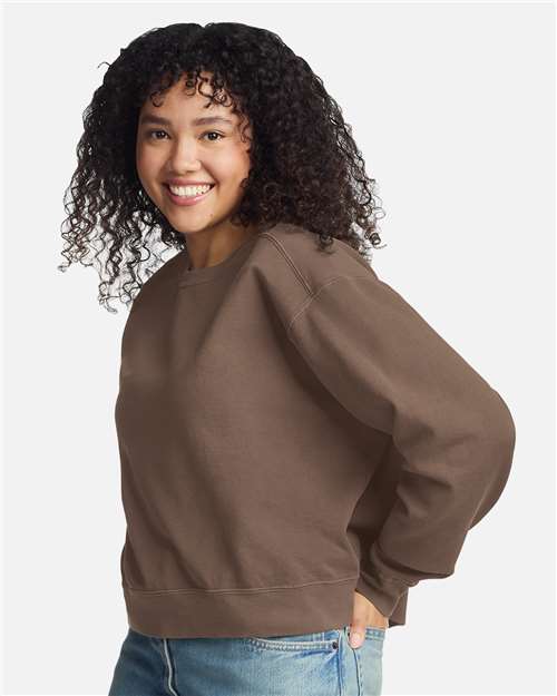 Comfort Colors 1566L Women's Garment-Dyed Mid-Length Crewneck Sweatshirt - Espresso - model side