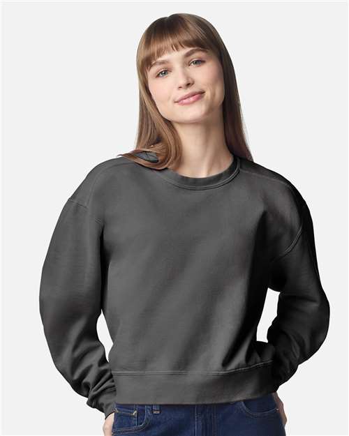 Comfort Colors 1566L Women's Garment-Dyed Mid-Length Crewneck Sweatshirt - Pepper - model front