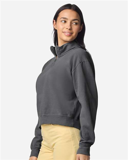 Comfort Colors 1580L Women's Garment-Dyed Mid-Length Quarter-Zip Sweatshirt - Pepper - model side