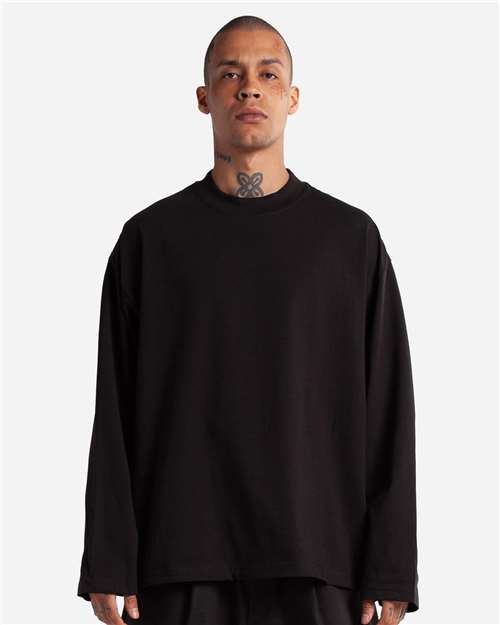 Shaka Wear SHMOL Unisex Max Heavyweight Oversized Long Sleeve T-Shirt - Black - model front