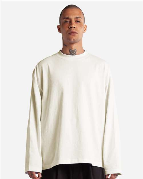 Shaka Wear SHMOL Unisex Max Heavyweight Oversized Long Sleeve T-Shirt - Off white - model front