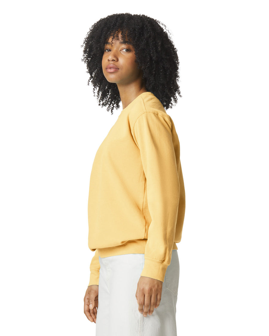 Comfort Colors 1566 Crewneck - Butter - model side