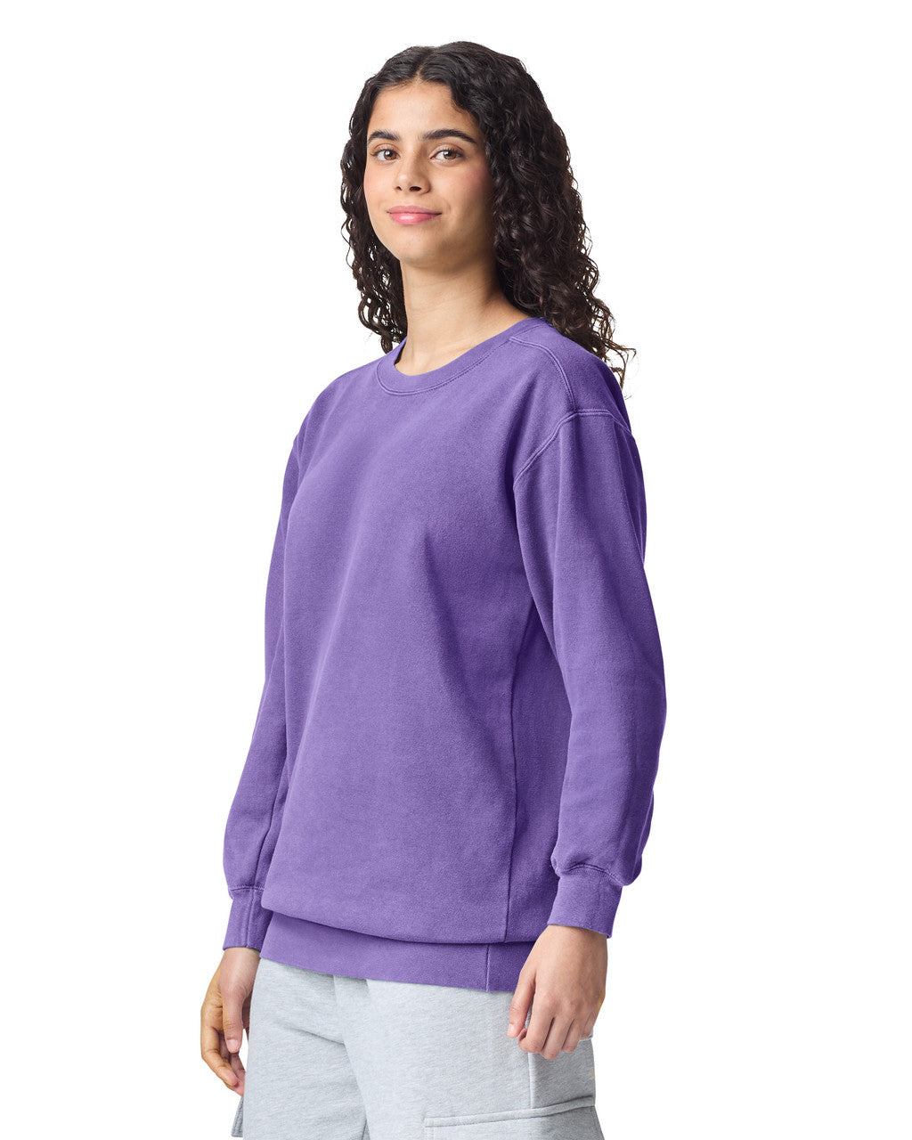 Comfort Colors 1566 Crewneck - Violet - model side