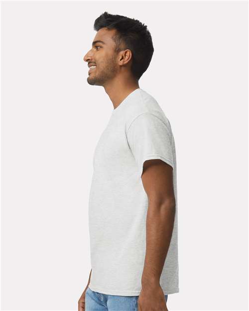 Gildan 2000 Ultra Cotton T-Shirt - Ash - model side