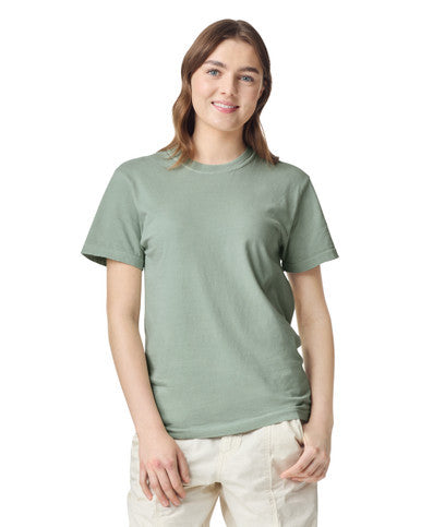 Comfort Colors C1717 Garment-Dyed Heavyweight T-Shirt - Bay - model side