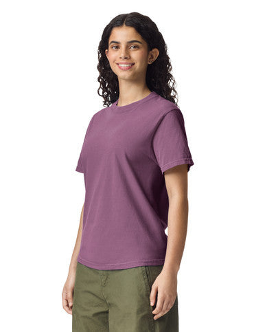 Comfort Colors C1717 Garment-Dyed Heavyweight T-Shirt - Berry - model side