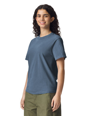 Comfort Colors C1717 Garment-Dyed Heavyweight T-Shirt - Denim - model side