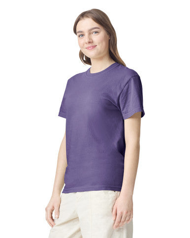 Comfort Colors C1717 Garment-Dyed Heavyweight T-Shirt - Grape - model side